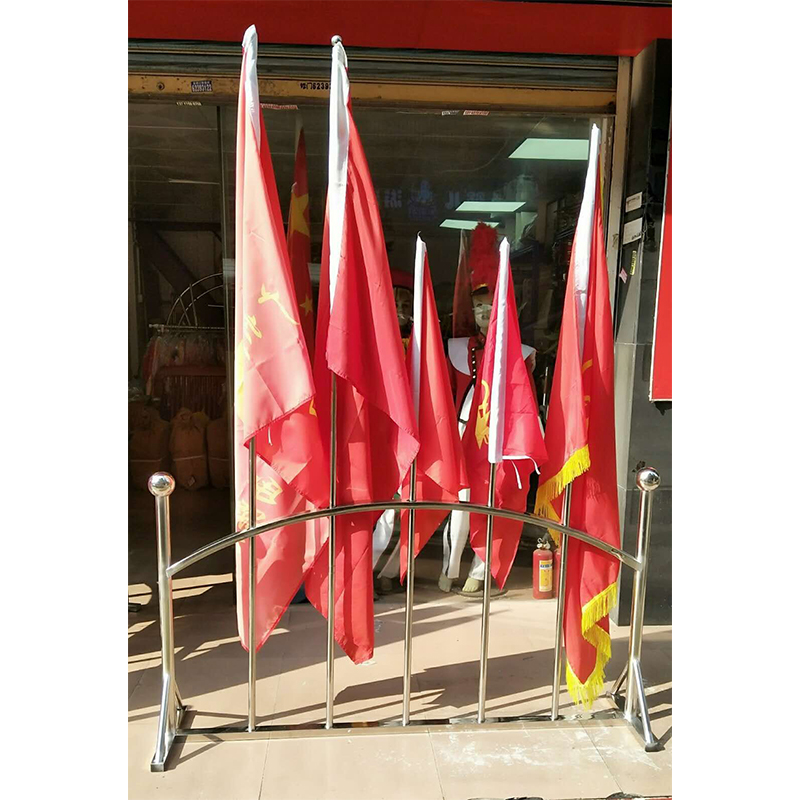 弧形旗架（见价目表）